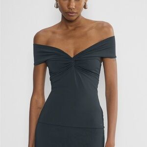 Aritzia Original Contour Twist Off shoulder navy XS